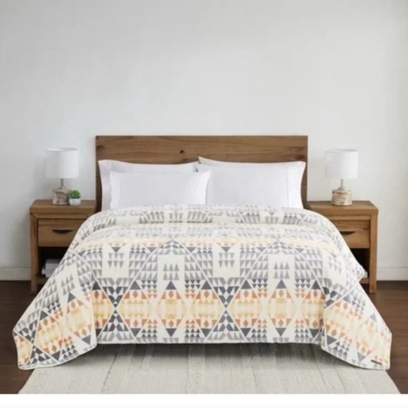 Pendleton Fleece Plush Blanket Velvety Soft Queen Size NEW - Picture 2 of 14